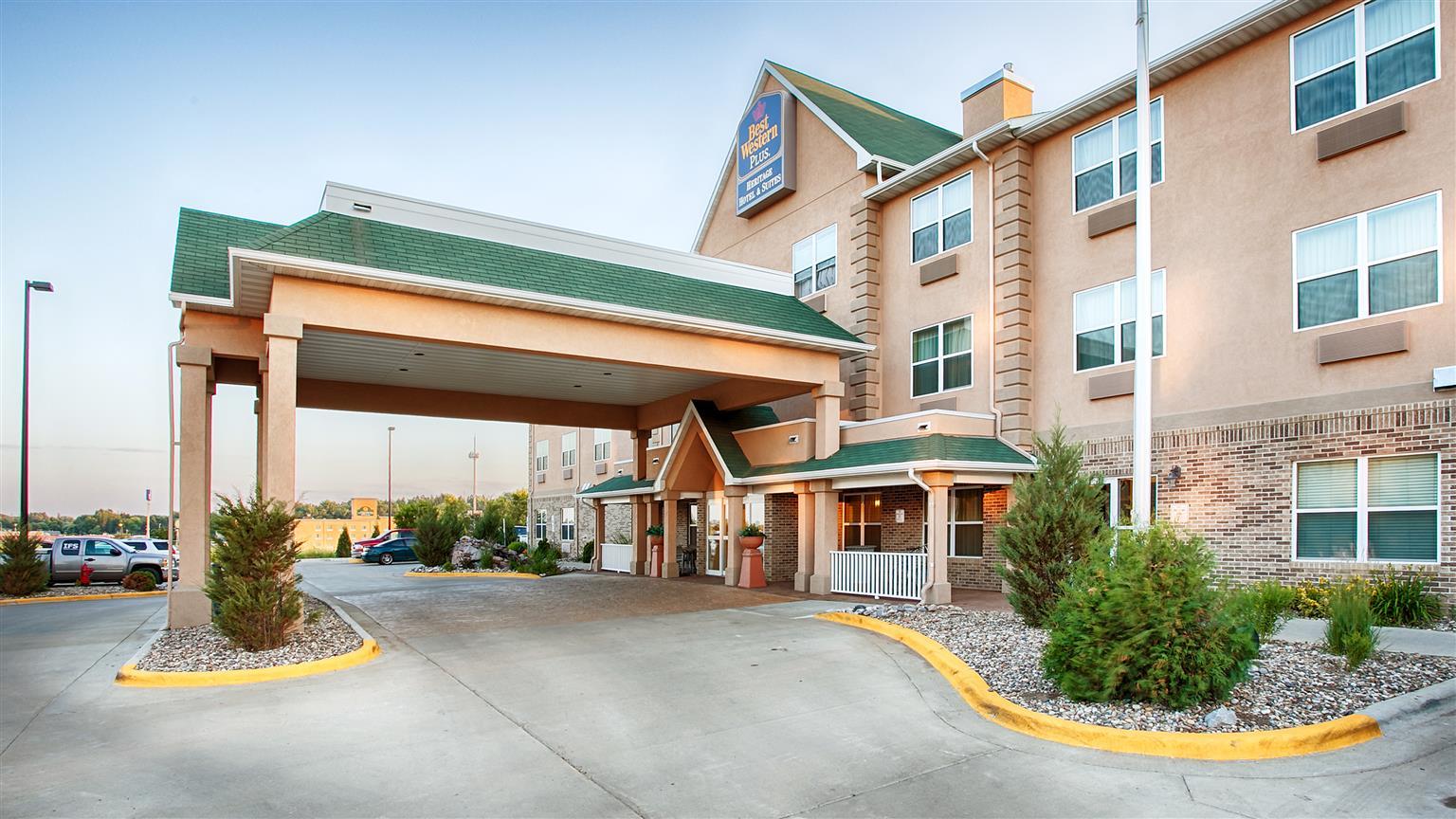 Heritage Hotel And Suites Dickinson Exterior photo